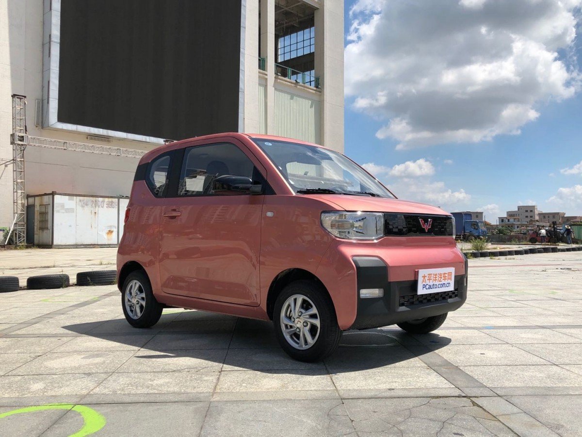 Купить электромобиль Wuling MINI EV из Китай с доставкой